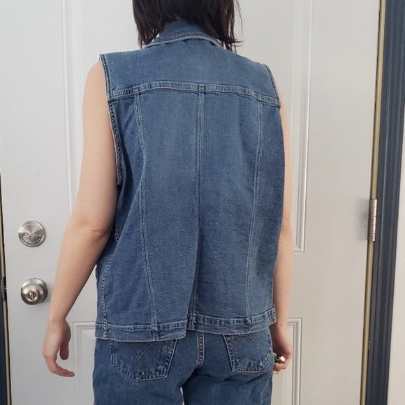 Denim‎ Sleeveless Top - Picture 3 of 4